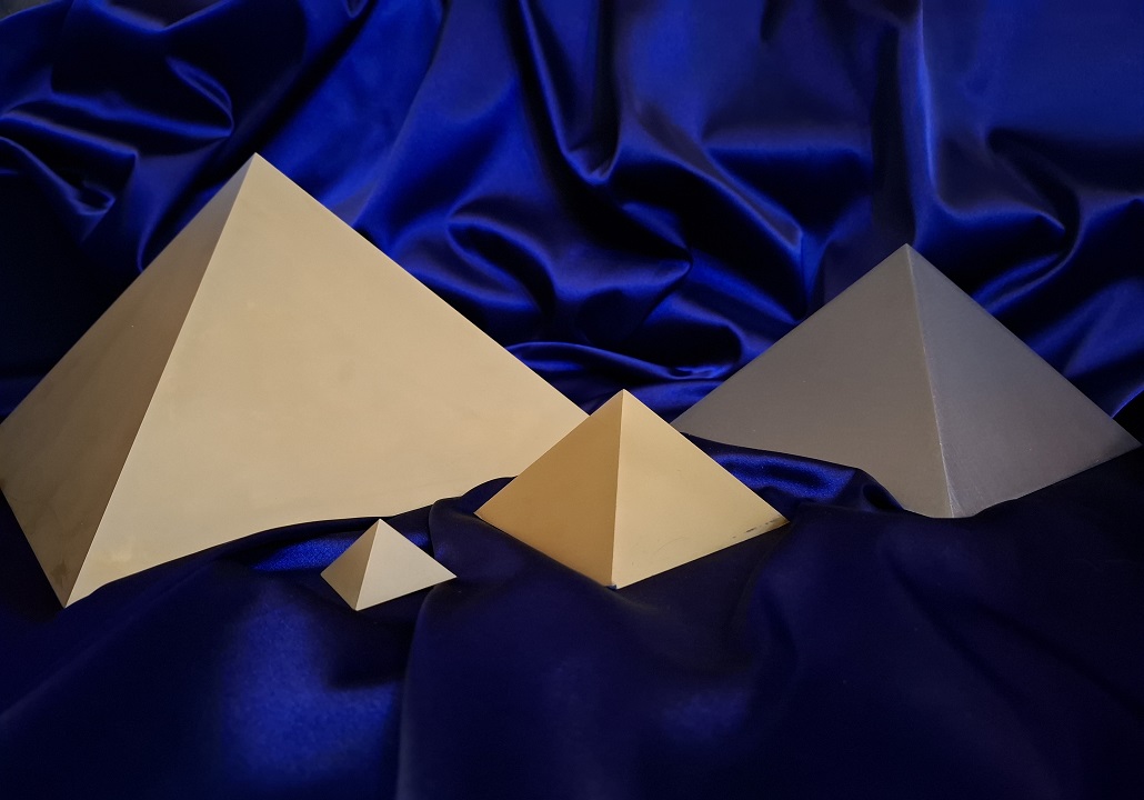 mirkahalamova.sk_www.merkabashop.sk_Titánová pyramída_pyramída z Titánu_merkaba_Správy z Galaxie_Prívesok Merkaba_Titánová pyramída_Kremeň Merkaba_Merkaba orogonit_Kryštálový Prívesok Merkaba_cesta duše_Duchovná Cesta_Merkaba_Kryštálová Merkaba_Tibetská misa zo 7 kovov_Ladička 4096C_Ladička 528hz_Čakrové ladičky_ Prívesok Kremeň Merkaba_terapeutická ladička 4096C_Ladička frekvencí_Meditáčná Ladička